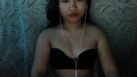 Snapshot of yhang_19 chatting on 2, 10, 2025 yhang_19 online show from 2, 10, 2025