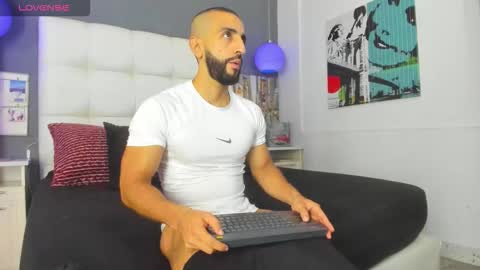 Yiyo online show from 23, 10, 2025