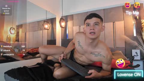 Snapshot of yizus_bonz chatting on 12, 12, 2024 yizus_bonz online show from 12, 12, 2024