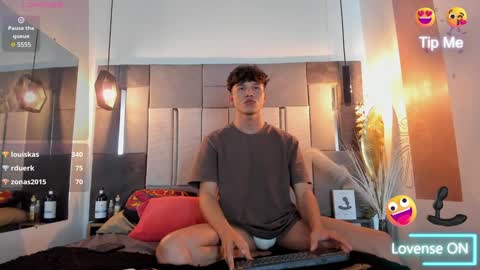 Snapshot of yizus_bonz chatting on 12, 12, 2024 yizus_bonz online show from 12, 12, 2024