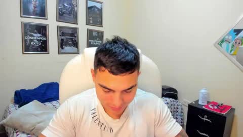 Snapshot of yker18 chatting on 9, 12, 2024 yker online show from 9, 12, 2024