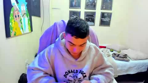 Snapshot of yker18 chatting on 30, 12, 2024 yker online show from 30, 12, 2024