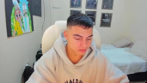 Snapshot of yker18 chatting on 2, 1, 2025 yker online show from 2, 1, 2025