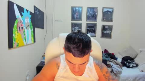 Snapshot of yker18 chatting on 5, 1, 2025 yker online show from 5, 1, 2025