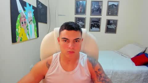 Snapshot of yker18 chatting on 8, 1, 2025 yker online show from 8, 1, 2025