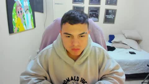 Snapshot of yker18 chatting on 13, 1, 2025 yker online show from 13, 1, 2025