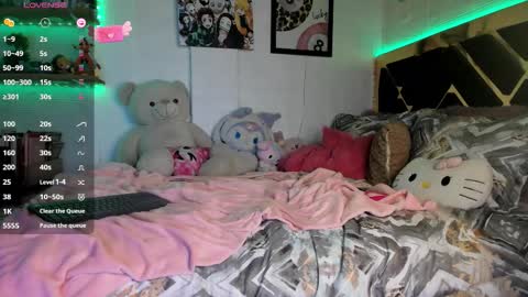 Snapshot of yluismag chatting on 10, 9, 2025 lucy online show from 10, 9, 2025