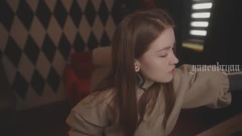 Snapshot of ynnenbrynn chatting on 13, 11, 2025 ynnenbrynn online show from 13, 11, 2025