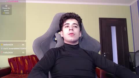 Snapshot of yofukashi chatting on 15, 10, 2025 yofukashi online show from 15, 10, 2025