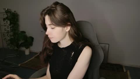 yoka_paradoxxx online show from 19, 11, 2025