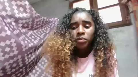 yolandrina05 online show from 13, 9, 2025