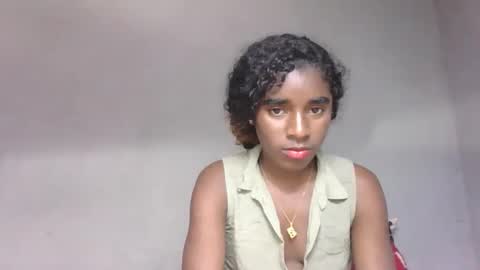 yolandrina05 online show from 22, 9, 2025