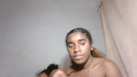 yolandrina05 online show from 10, 10, 2025