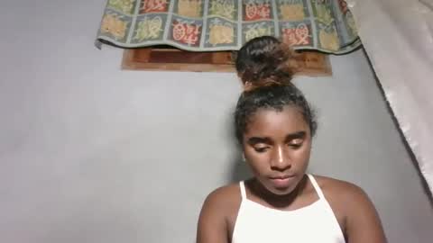 yolandrina05 online show from 30, 10, 2025