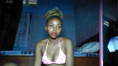 yolandrina05 online show from 4, 12, 2025