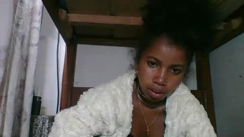 yolandrina05 online show from 4, 2, 2026