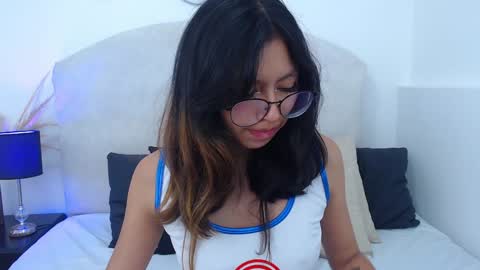 Yommi Winx online show from 2, 2, 2025