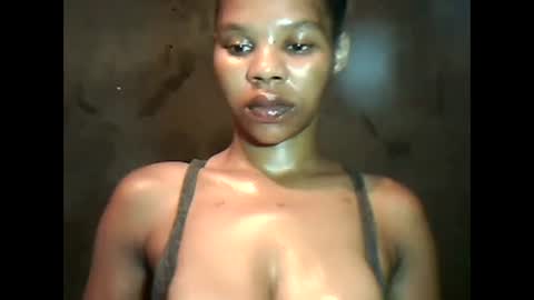 Snapshot of yoncexx25 chatting on 23, 12, 2024 amazingkellyxx online show from 23, 12, 2024