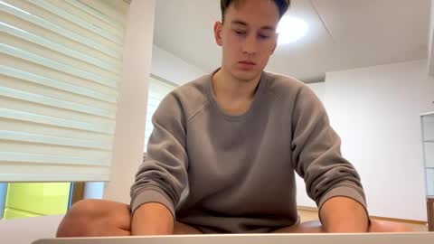 Snapshot of youcan__ chatting on 11, 3, 2025 youcan__ online show from 11, 3, 2025