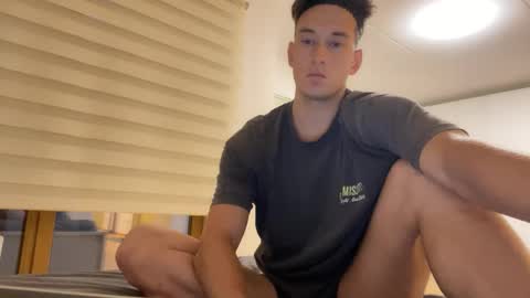 Snapshot of youcan__ chatting on 25, 9, 2025 youcan__ online show from 25, 9, 2025