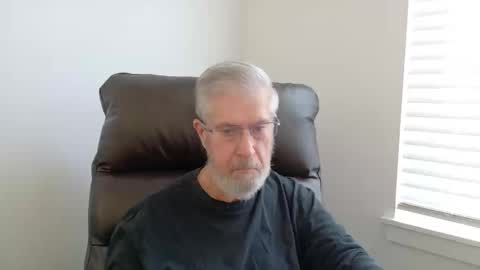 Snapshot of yougogirl_3 chatting on 8, 10, 2025 Colorado Guy Straight online show from 8, 10, 2025