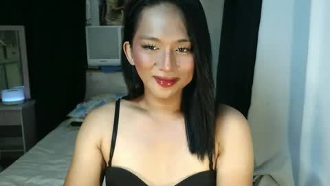 Snapshot of yougot_yanie chatting on 5, 11, 2025 Yanie online show from 5, 11, 2025