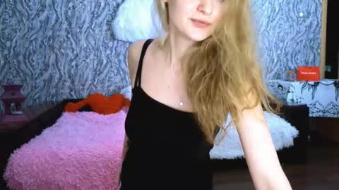 Snapshot of your_____girl chatting on 21, 12, 2025 Secret identity online show from 21, 12, 2025