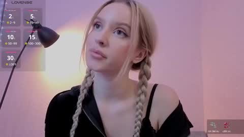 Snapshot of your_fucking_babby chatting on 22, 10, 2025 Olivia online show from 22, 10, 2025