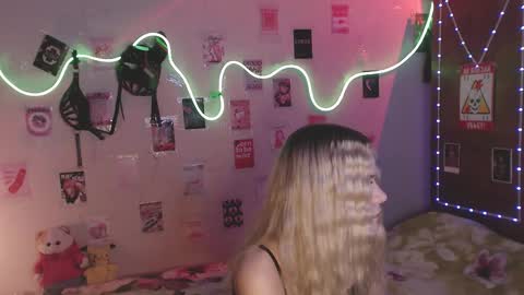 Snapshot of your_horny_friends chatting on 5, 11, 2025 Your Horny Friends online show from 5, 11, 2025