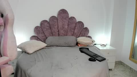 Snapshot of your_lady_milf chatting on 2, 3, 2025 your_lady_milf online show from 2, 3, 2025