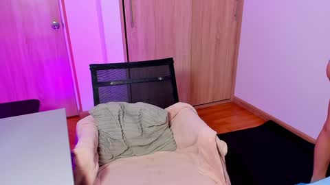 Snapshot of your_little_ chatting on 11, 12, 2024 your_little_ online show from 11, 12, 2024