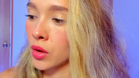 Snapshot of your_little_ chatting on 11, 12, 2024 your_little_ online show from 11, 12, 2024