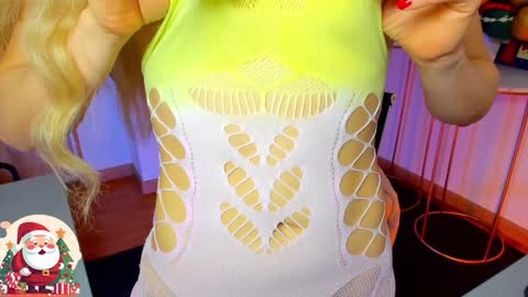 Snapshot of your_little_ chatting on 16, 12, 2024 your_little_ online show from 16, 12, 2024