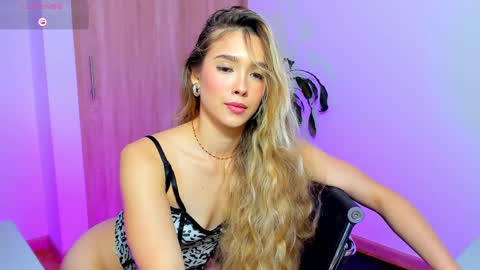 Snapshot of your_little_ chatting on 31, 1, 2025 your_little_ online show from 31, 1, 2025