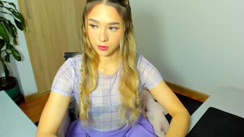 Snapshot of your_little_ chatting on 25, 2, 2025 your_little_ online show from 25, 2, 2025