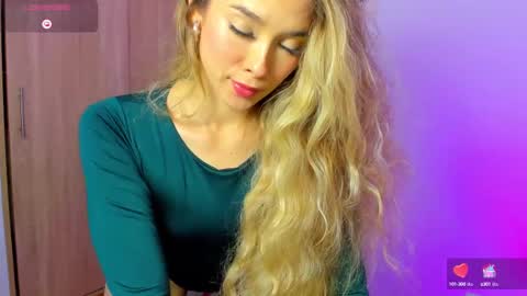 Snapshot of your_little_ chatting on 7, 3, 2025 your_little_ online show from 7, 3, 2025