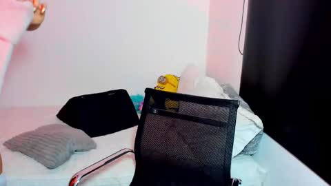 Snapshot of your_little_ chatting on 25, 9, 2025 your_little_ online show from 25, 9, 2025