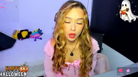 Snapshot of your_little_ chatting on 31, 10, 2025 your_little_ online show from 31, 10, 2025