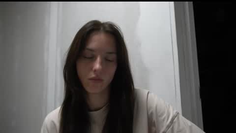 Snapshot of your_little_flexible_girl chatting on 15, 10, 2025 Meri online show from 15, 10, 2025