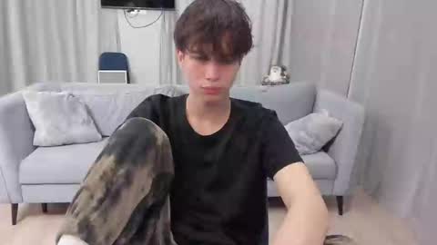 your_shy_guy online show from 31, 1, 2025