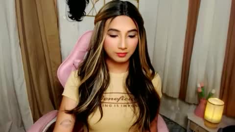 Snapshot of yourasianfave_drea chatting on 18, 10, 2025 DREA online show from 18, 10, 2025