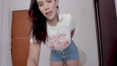 Snapshot of yourbonie chatting on 28, 12, 2024 insta  yourboniee online show from 28, 12, 2024