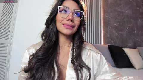 Selena online show from 28, 1, 2025