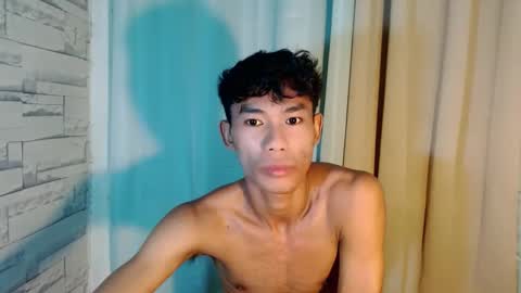 Snapshot of yourdreamboyx chatting on 8, 12, 2024 Rence online show from 8, 12, 2024