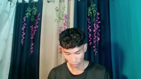 Snapshot of yourdreamboyx chatting on 9, 12, 2024 Rence online show from 9, 12, 2024