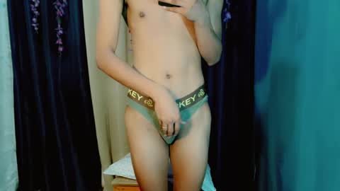 Snapshot of yourdreamboyx chatting on 13, 12, 2024 Rence online show from 13, 12, 2024