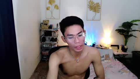 Snapshot of yourdreamboyx chatting on 28, 10, 2025 Rence online show from 28, 10, 2025