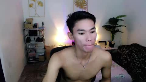 Snapshot of yourdreamboyx chatting on 29, 10, 2025 Rence online show from 29, 10, 2025