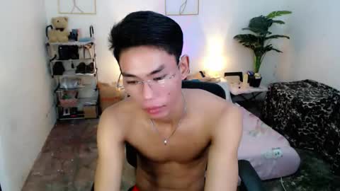 Snapshot of yourdreamboyx chatting on 30, 10, 2025 Rence online show from 30, 10, 2025