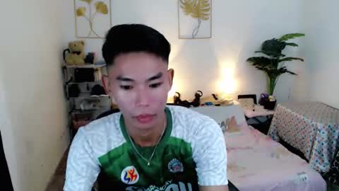 Snapshot of yourdreamboyx chatting on 31, 10, 2025 Rence online show from 31, 10, 2025